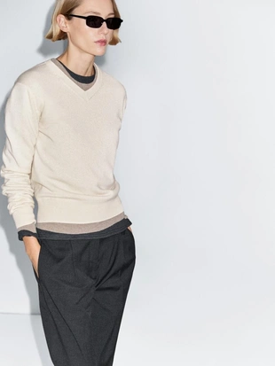 Свитер с v-образным вырезом из шерстяной смеси- Заказать в России