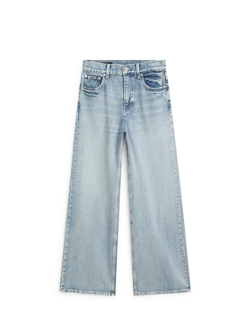 Джинсы свободного кроя