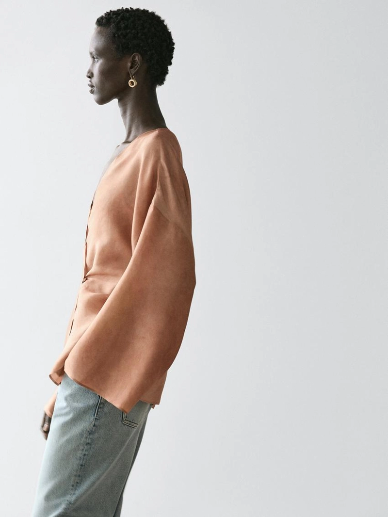 Блуза с драпировкой и широкими рукавами