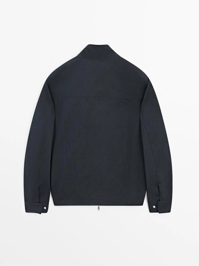 Легкая короткая куртка