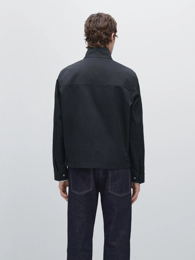 Легкая короткая куртка