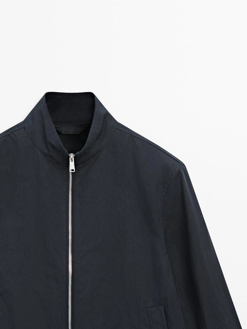 Легкая короткая куртка