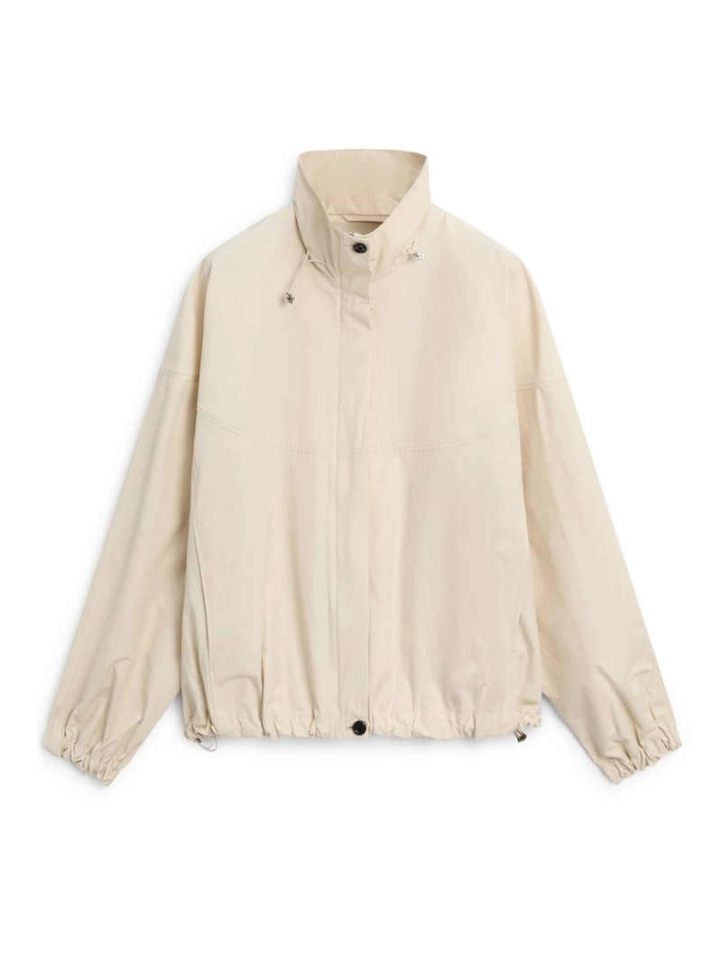 Куртка-бомбер с высоким воротником и объемной стежкой