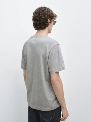 Футболка из 100% хлопка с контрастными деталями- Заказать в России