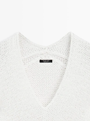 Свитер с вырезом горловины- Заказать в России