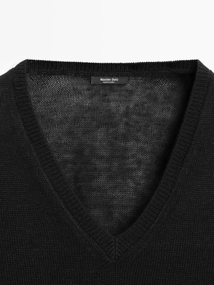 Льняной вязаный свитер с v-образным вырезом- Заказать в России