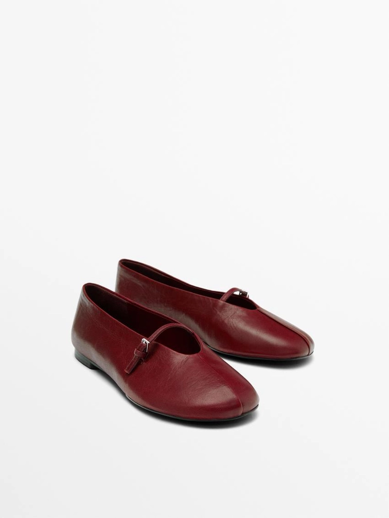 Туфли-балетки из кожи с пряжкой