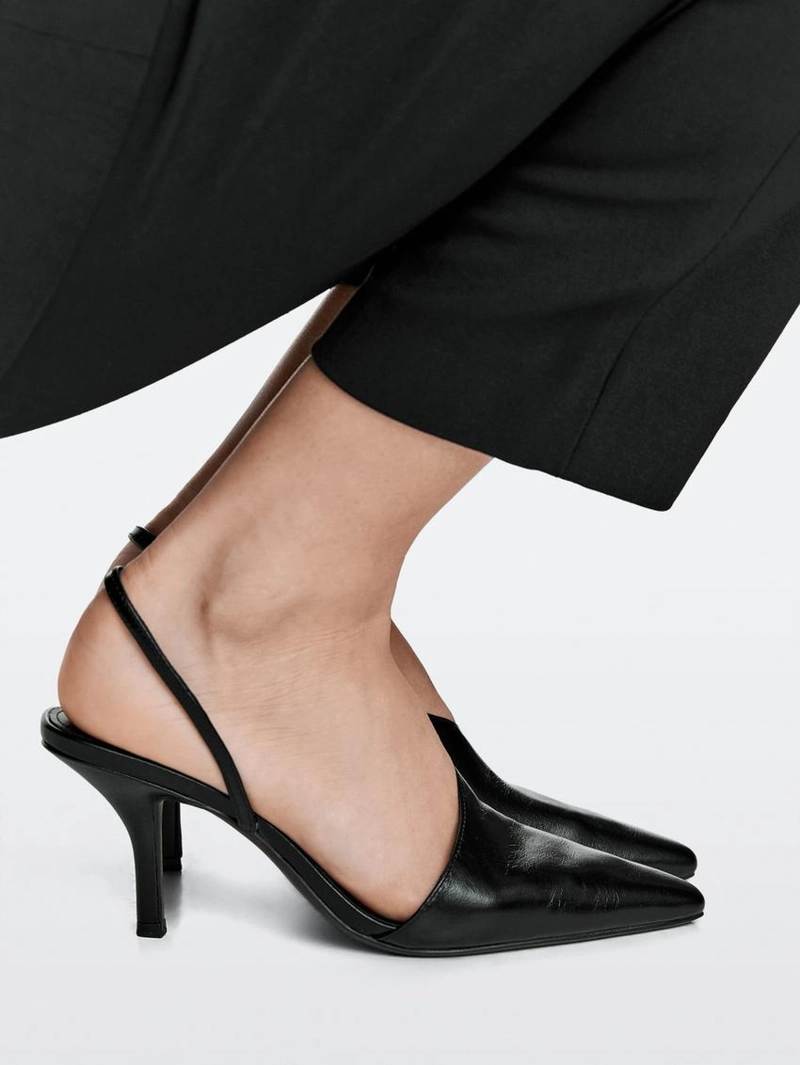 Асимметричные туфли на высоком каблуке