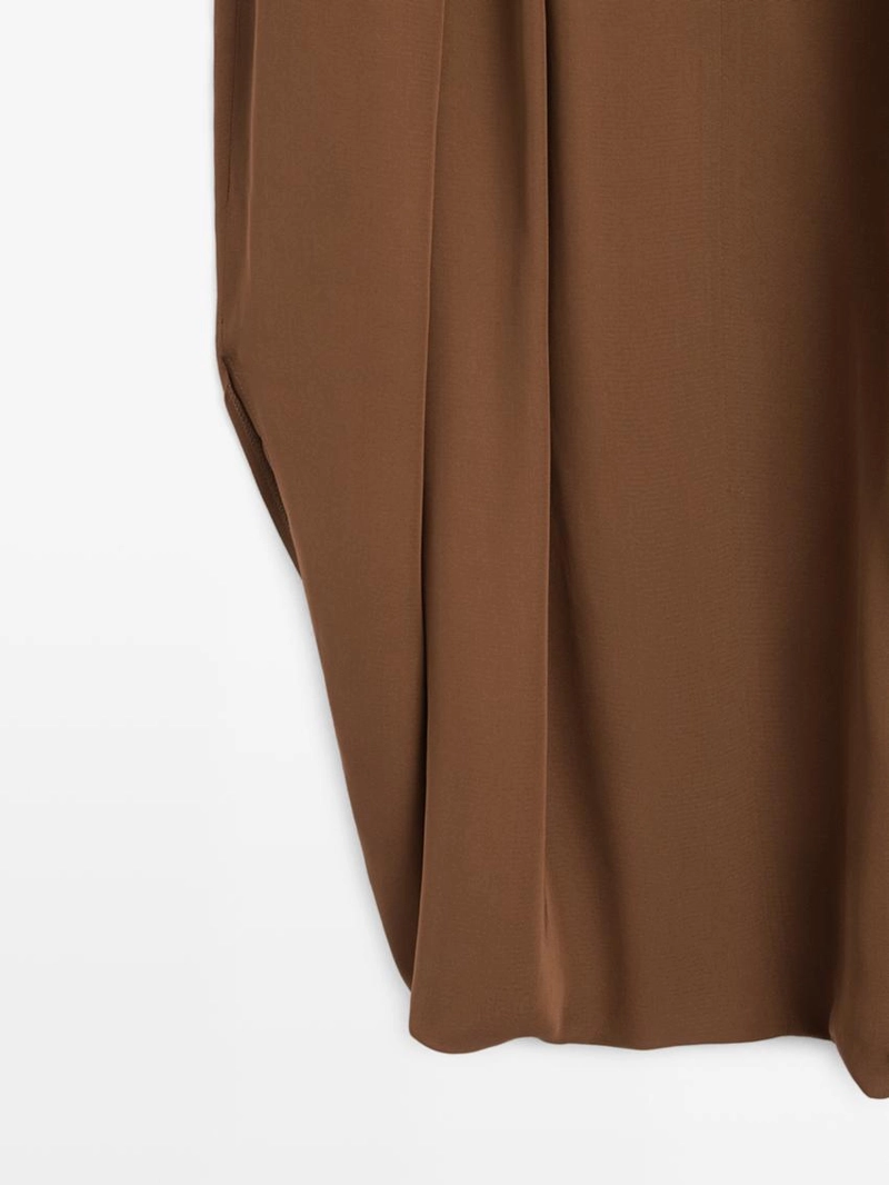 Юбка-шорты из шелковой ткани с защипами