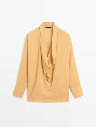 Блузка с плавным драпированным вырезом- Заказать в России