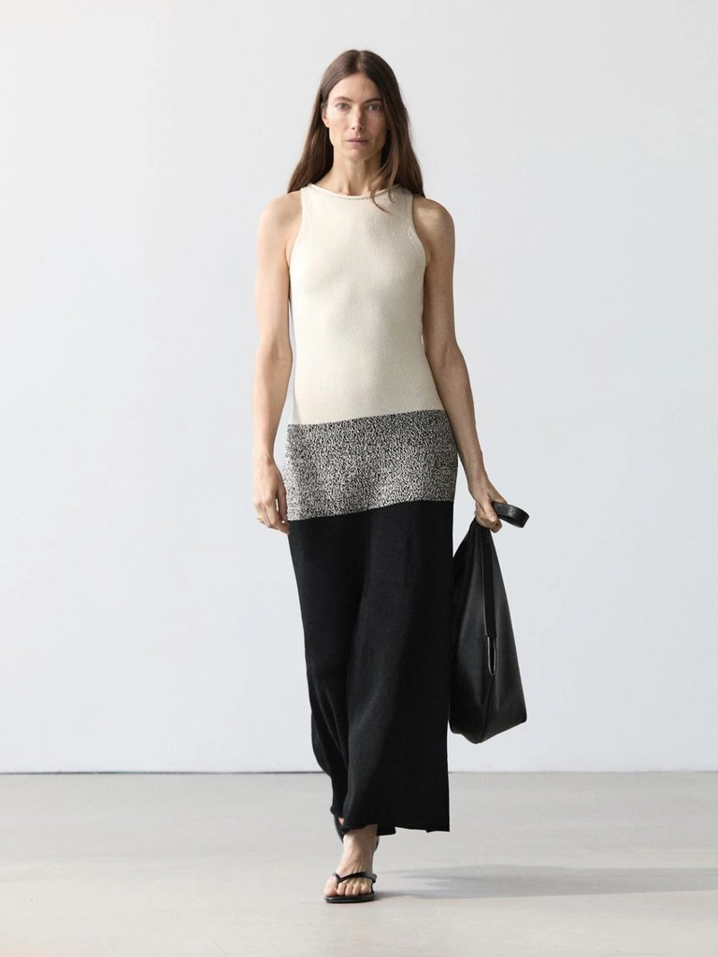 Платье из 100% хлопка с контрастным вязанным узором до колена