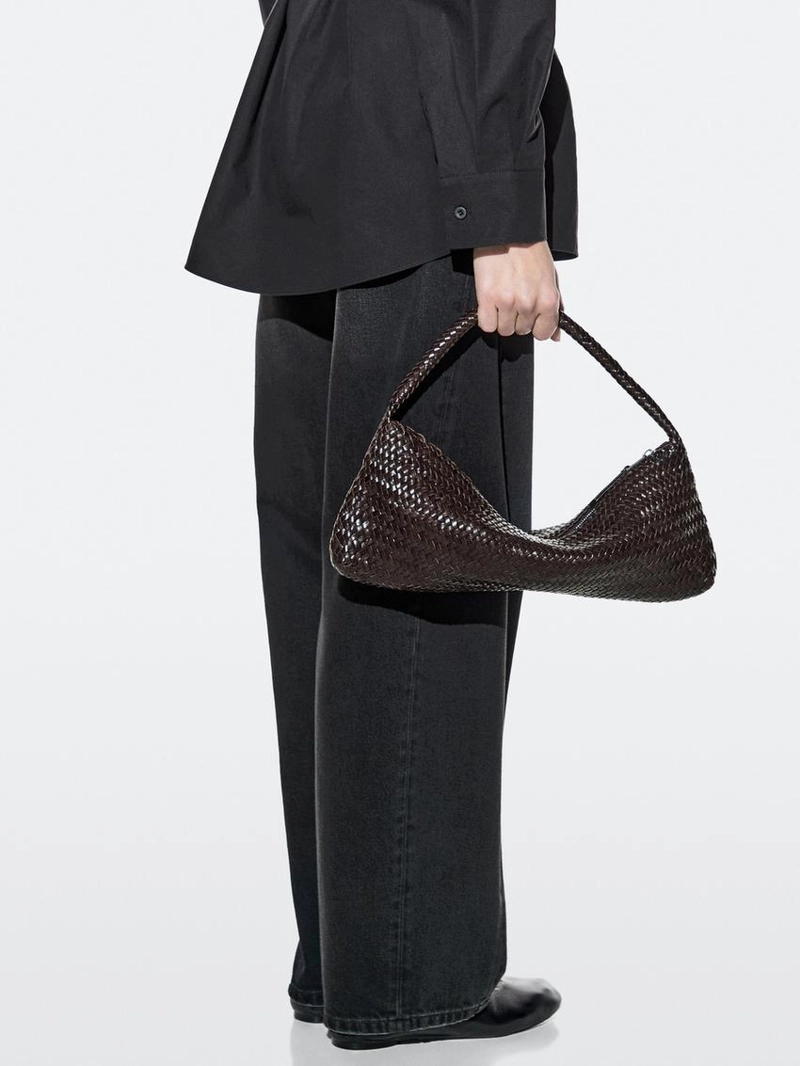 Сумка-полумесяц из плетеной кожи нубука