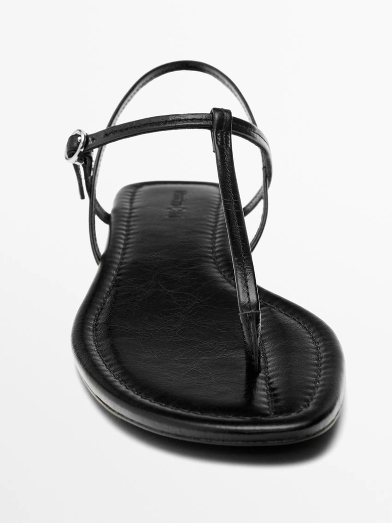 Босоножки с ремешками и разделителем пальцев на ноге