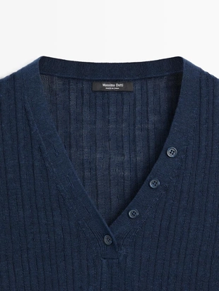 Льняной вязаный свитер с пуговицами- Заказать в России