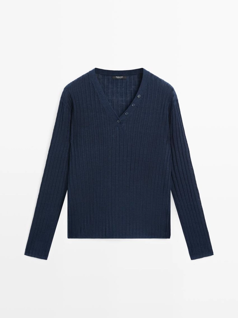 Льняной вязаный свитер с пуговицами