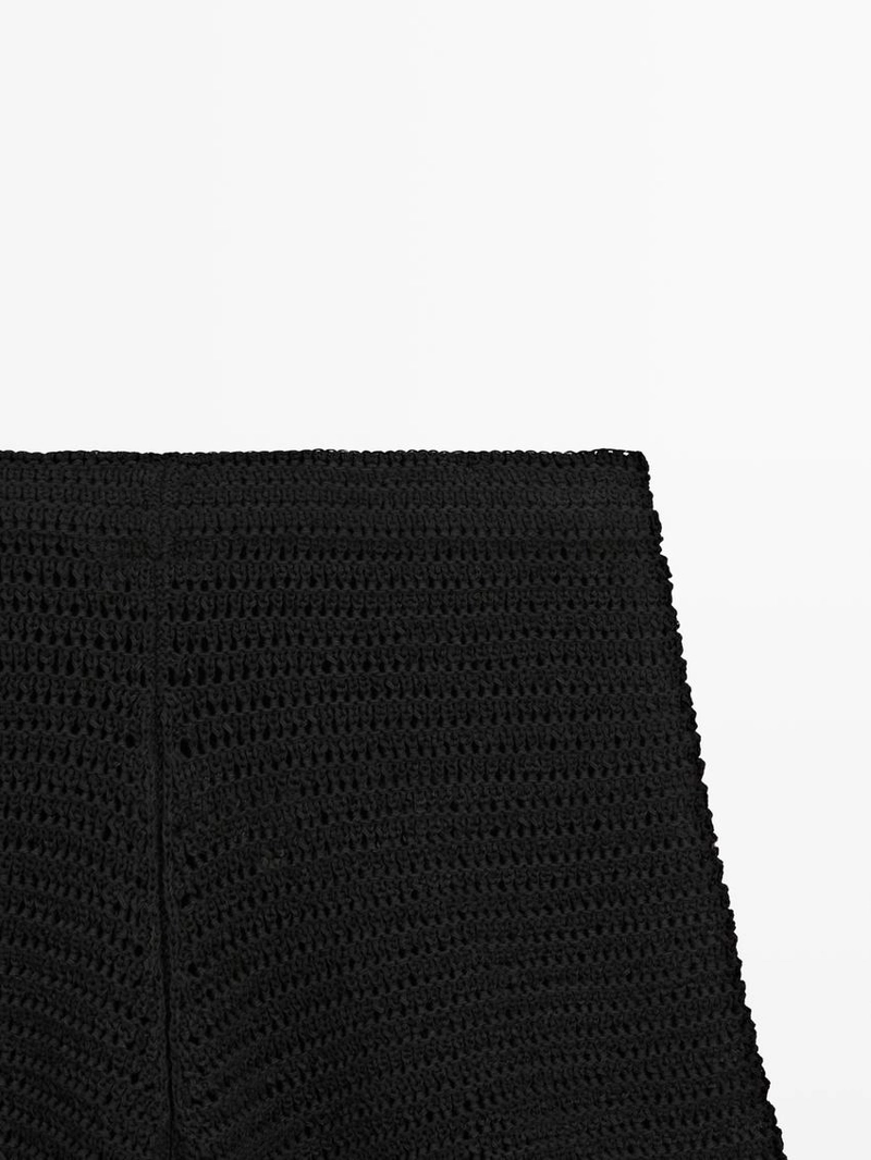 Шорты-бермуды из хлопкового трикотажа