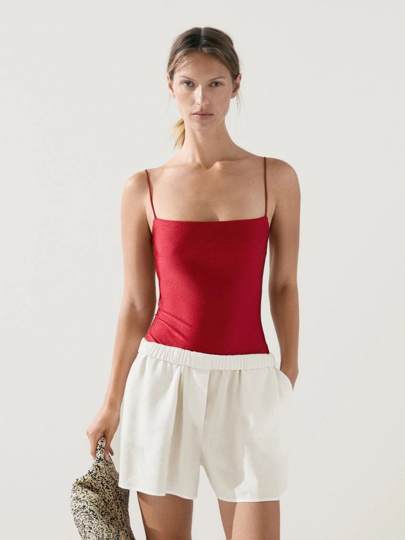 Купальник с тонкими бретелями