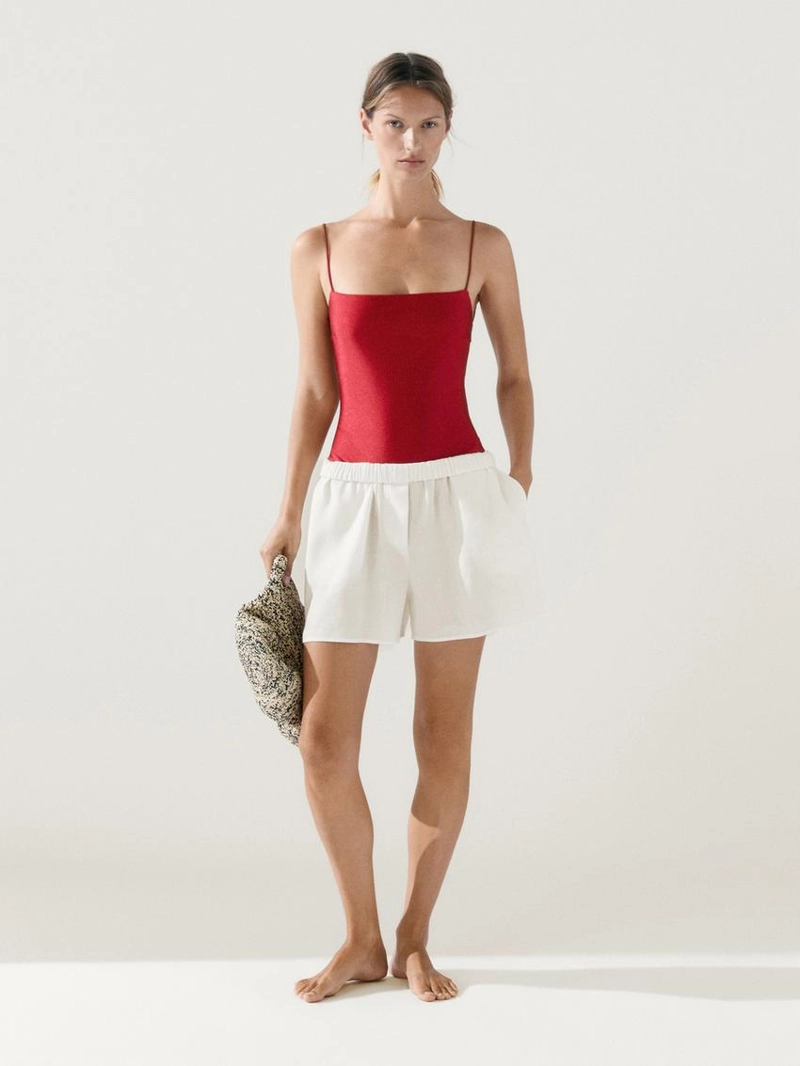 Купальник с тонкими бретелями