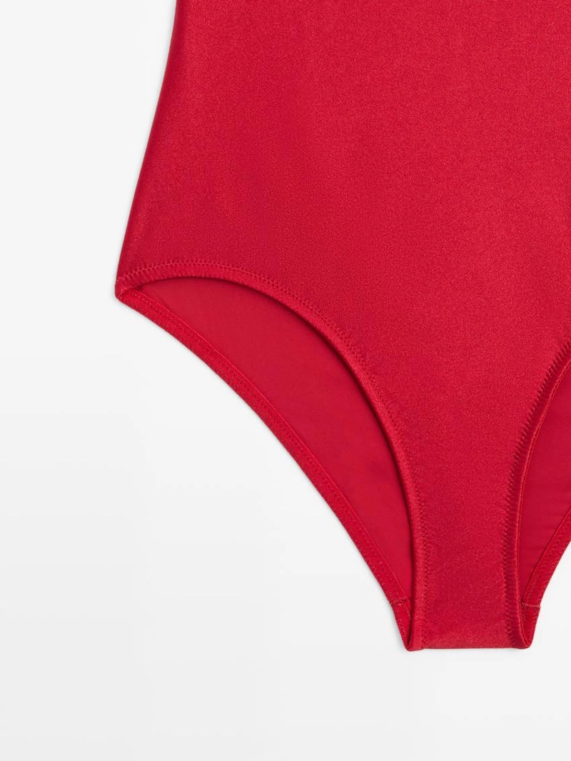 Купальник с тонкими бретелями