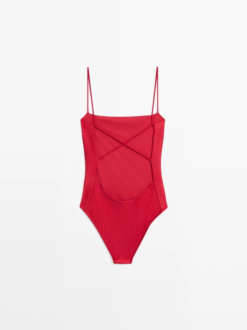 Купальник с тонкими бретелями