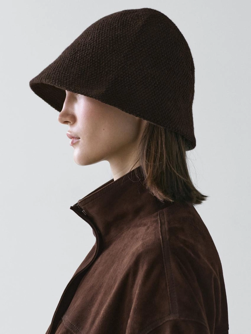 Шапка из вязаного шерстяного микса