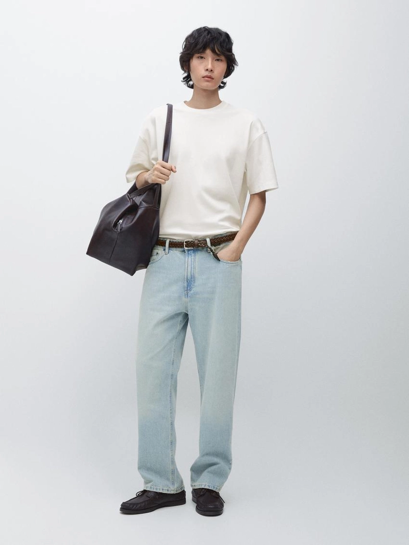 Джинсы с широкими штанинами