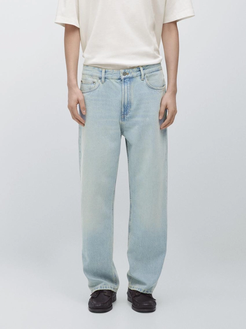 Джинсы с широкими штанинами