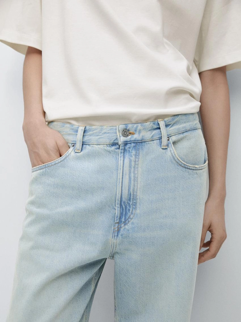 Джинсы с широкими штанинами