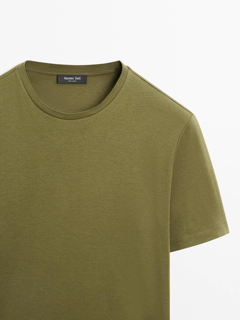 Футболка из хлопкового смесового материала с коротким рукавом