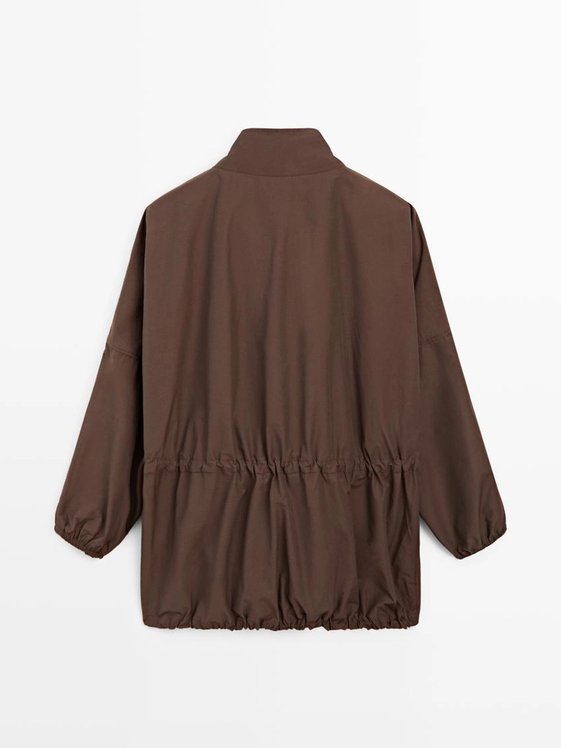 Пуховик с воротником деталями