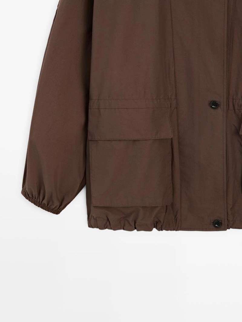 Пуховик с воротником деталями