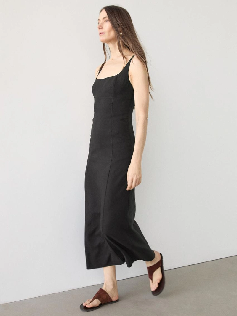 Платье-миди на бретелях из льна