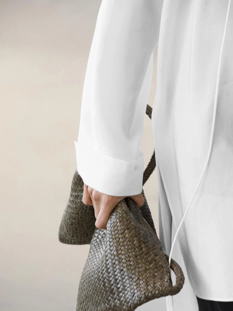 Рубашка из льняной ткани с отстегивающимся воротником