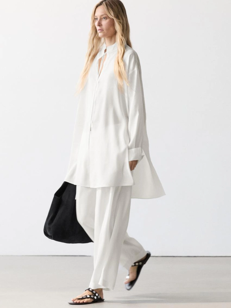 Рубашка из льняной ткани с отстегивающимся воротником