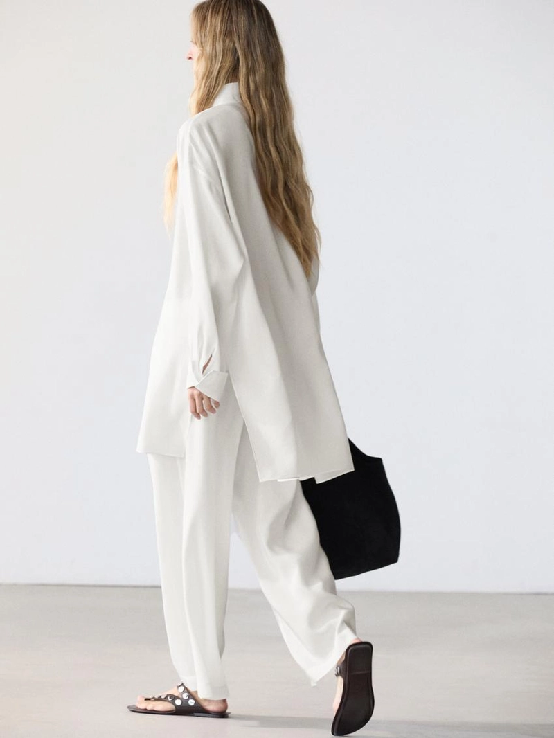 Рубашка из льняной ткани с отстегивающимся воротником