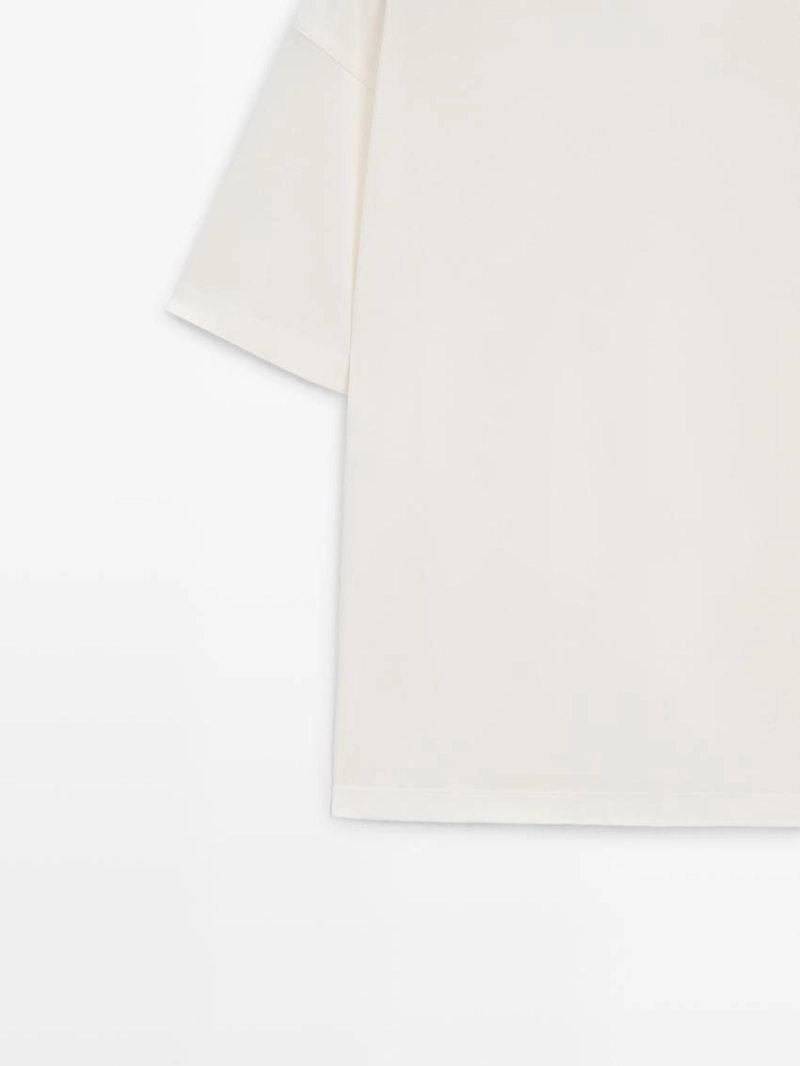 Широкая футболка из хлопкового смесового материала с короткими рукавами