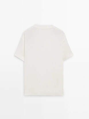 Широкая футболка из хлопкового смесового материала с короткими рукавами- Заказать в России