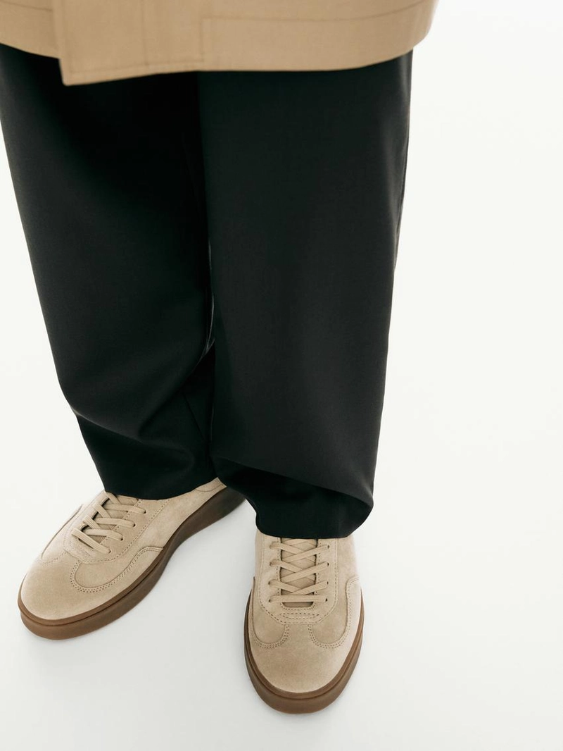 Кроссовки из разделанной замши