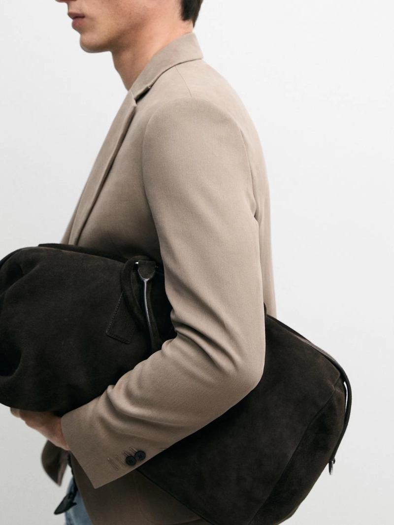 Пиджак из льна с приталенным кроем и деталями карманов