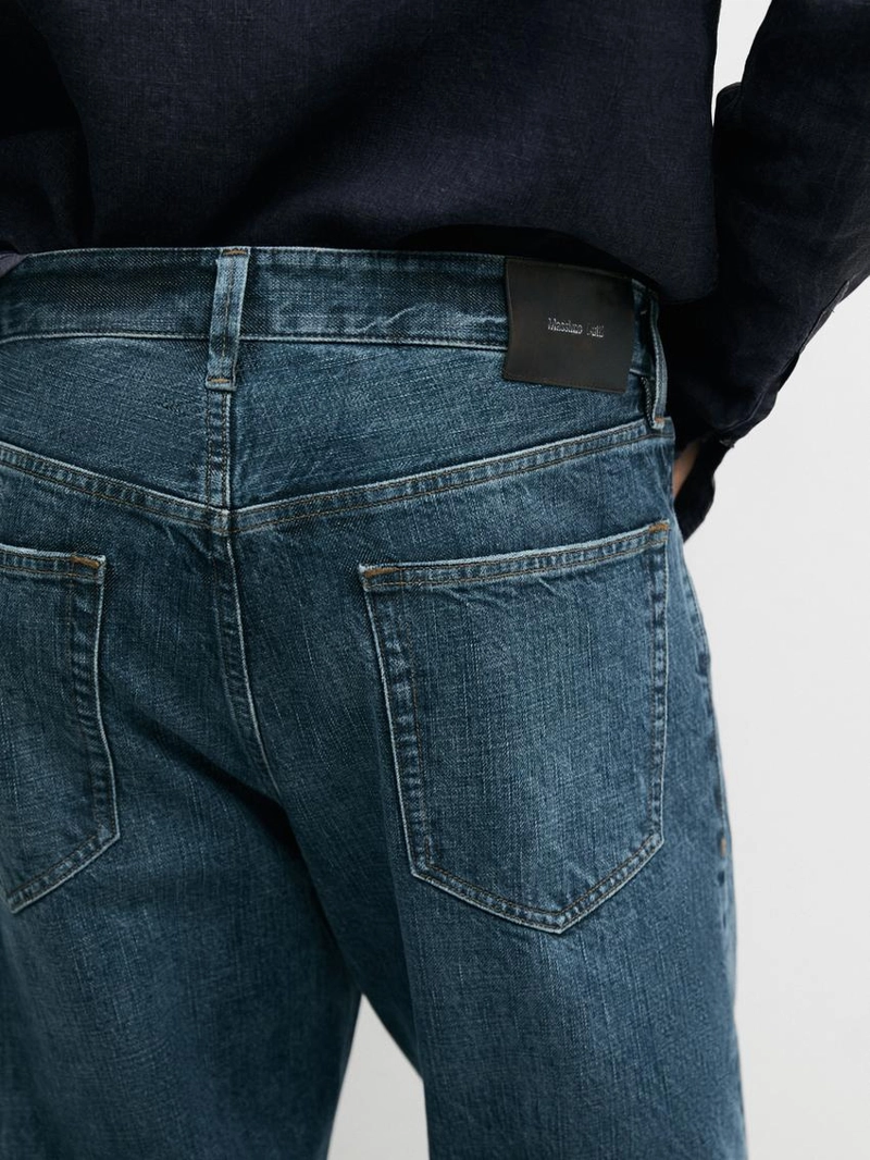 Джинсы прямого кроя