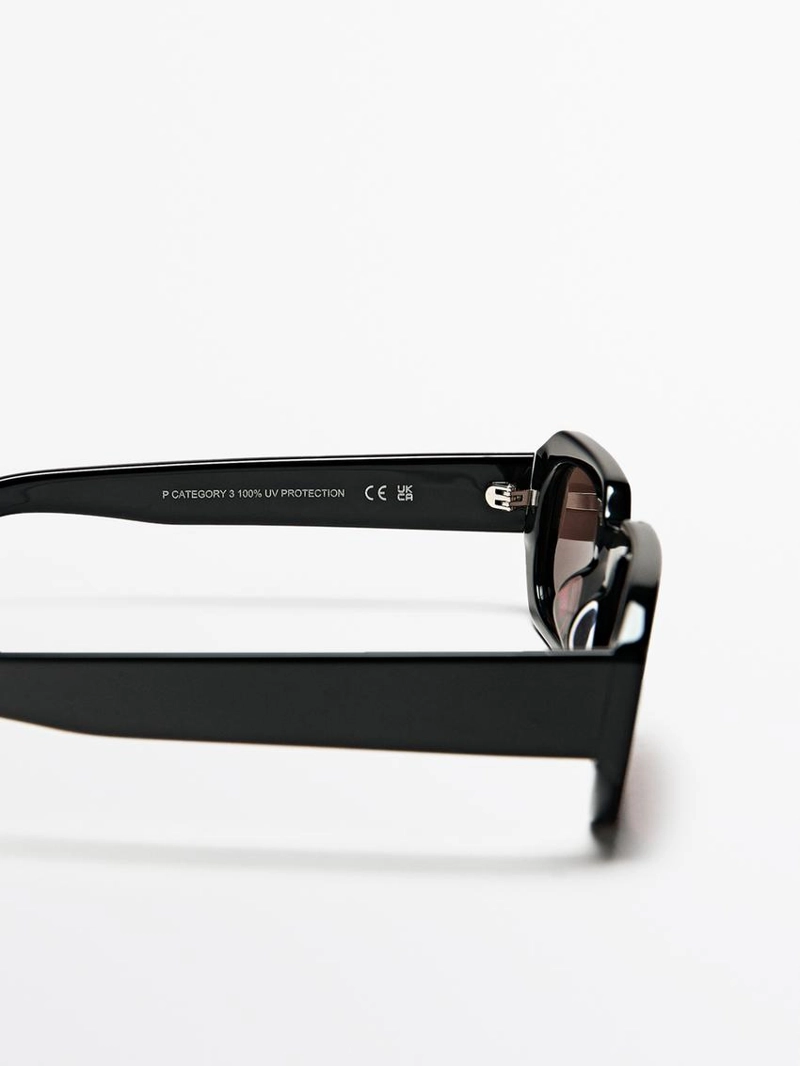 Солнечные очки квадратной формы