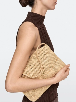 Сумочка с короткими ручками из рафии- Заказать в России