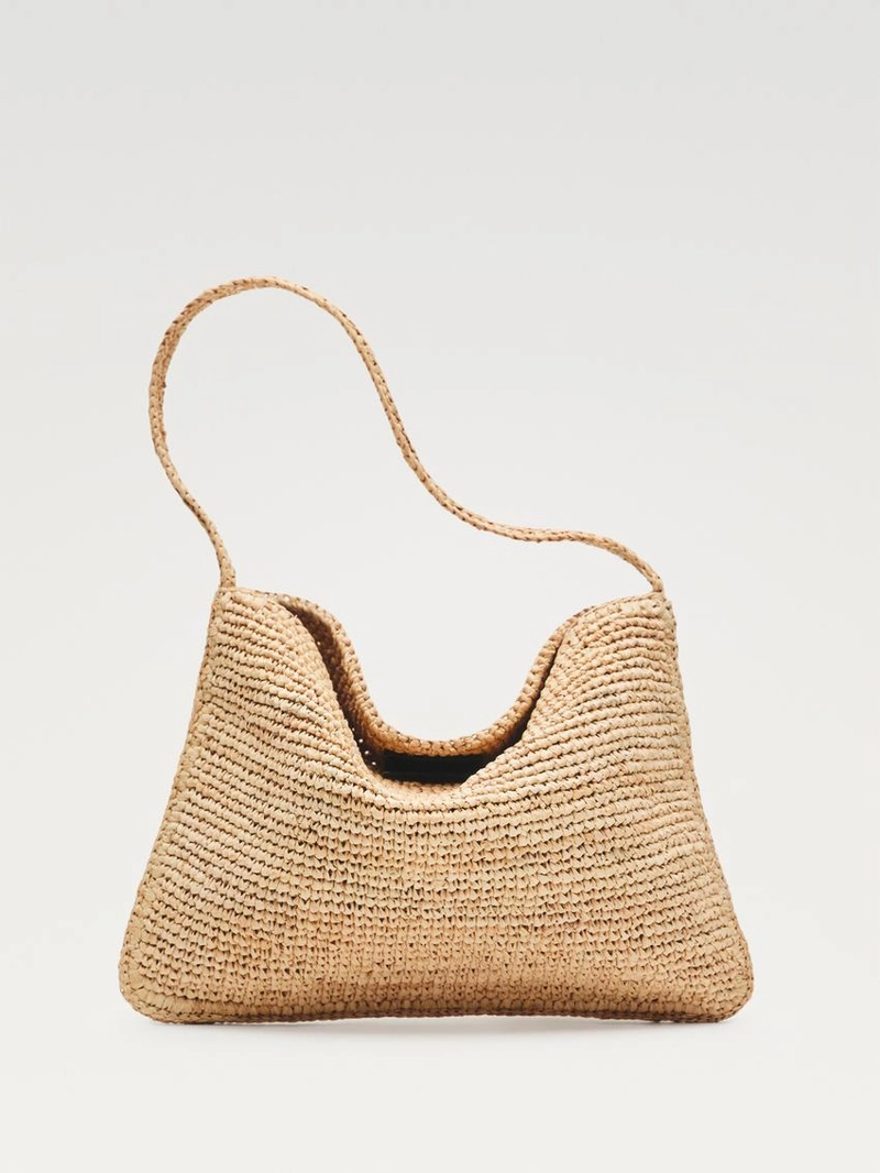 Сумочка с короткими ручками из рафии