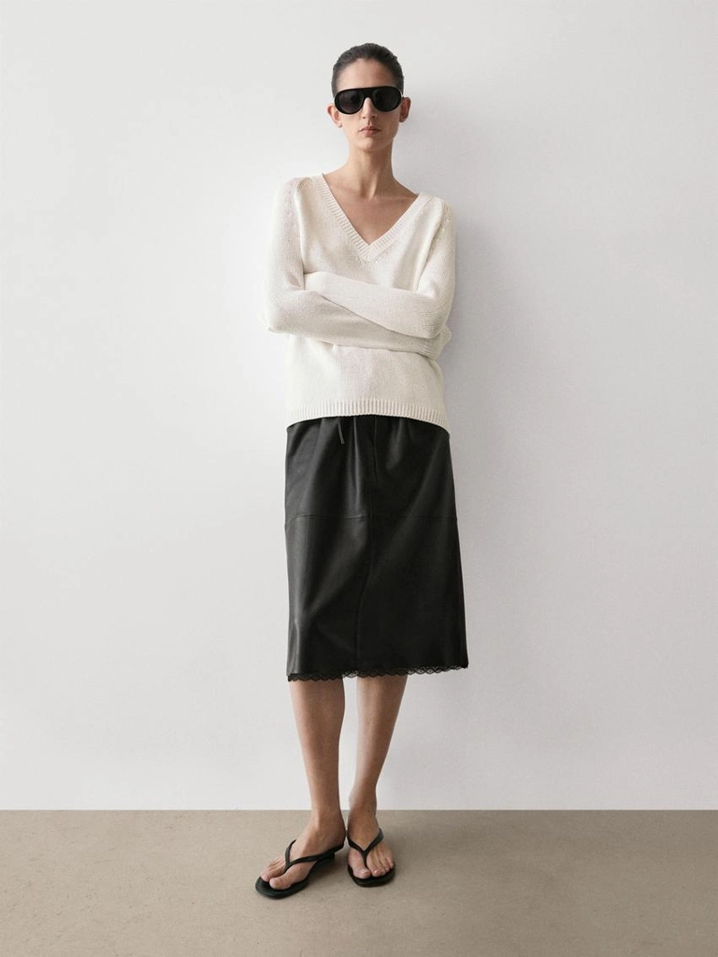 Водолазка из хлопково-вискозной смеси с v-образным вырезом