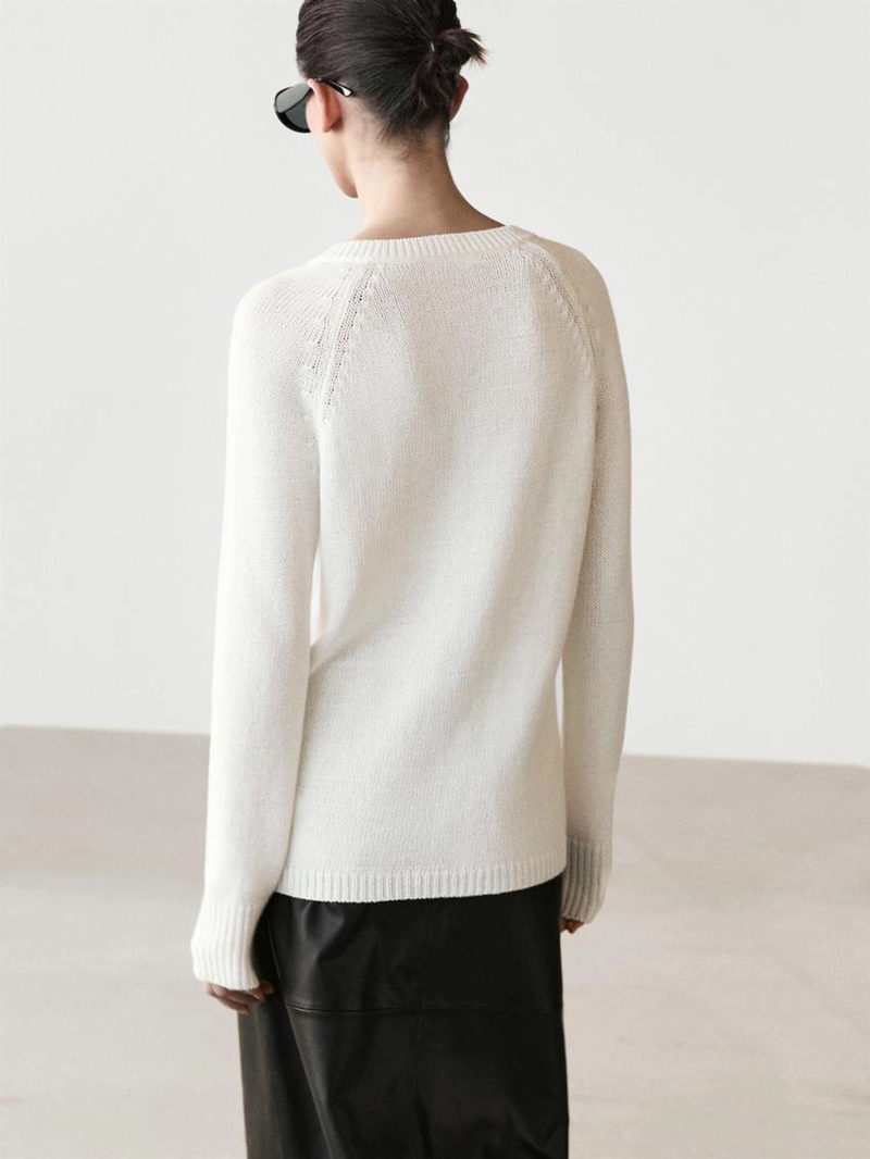 Водолазка из хлопково-вискозной смеси с v-образным вырезом