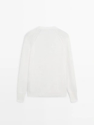 Водолазка из хлопково-вискозной смеси с v-образным вырезом- Заказать в России