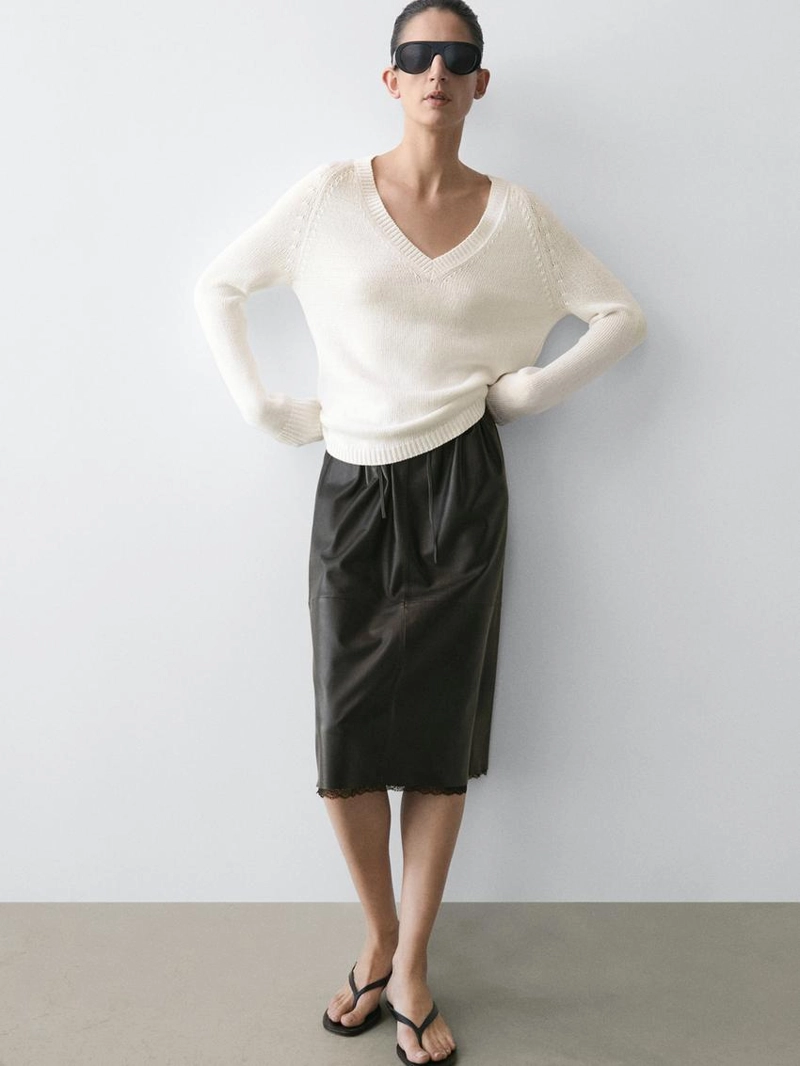 Водолазка из хлопково-вискозной смеси с v-образным вырезом