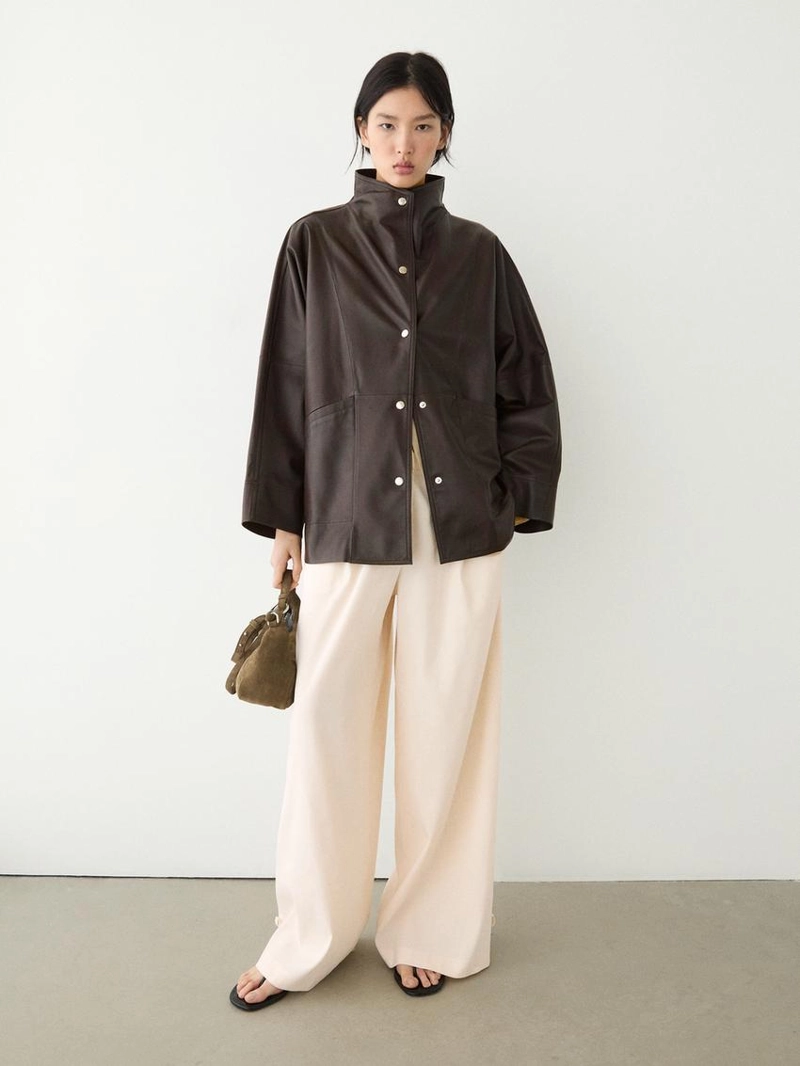 Плащ из овечьей кожи с отделкой наппа и карманами