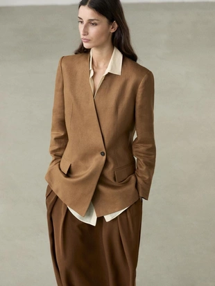 Пиджак на льняной основе без воротника с застежкой на пуговице- Заказать в России