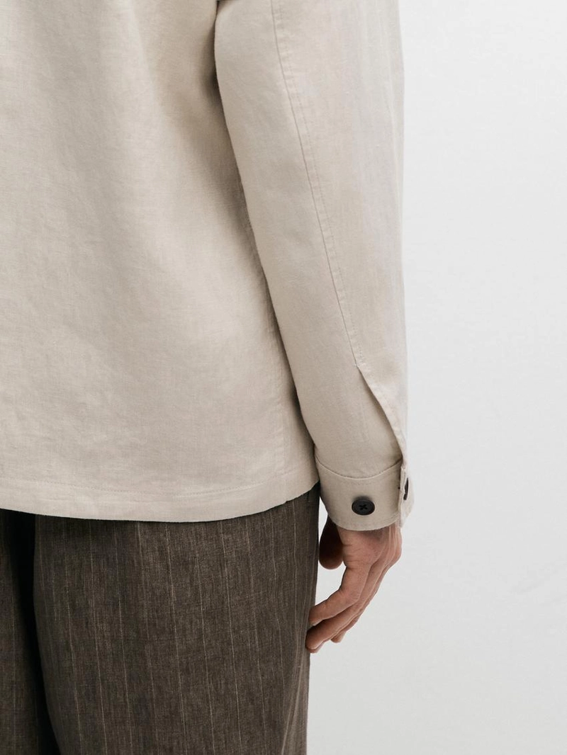 Легкая льняная куртка с карманами